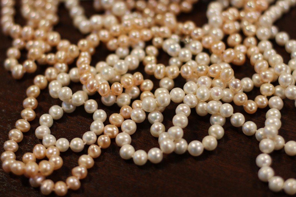 7 Ways to Tell if a Pearl is Real